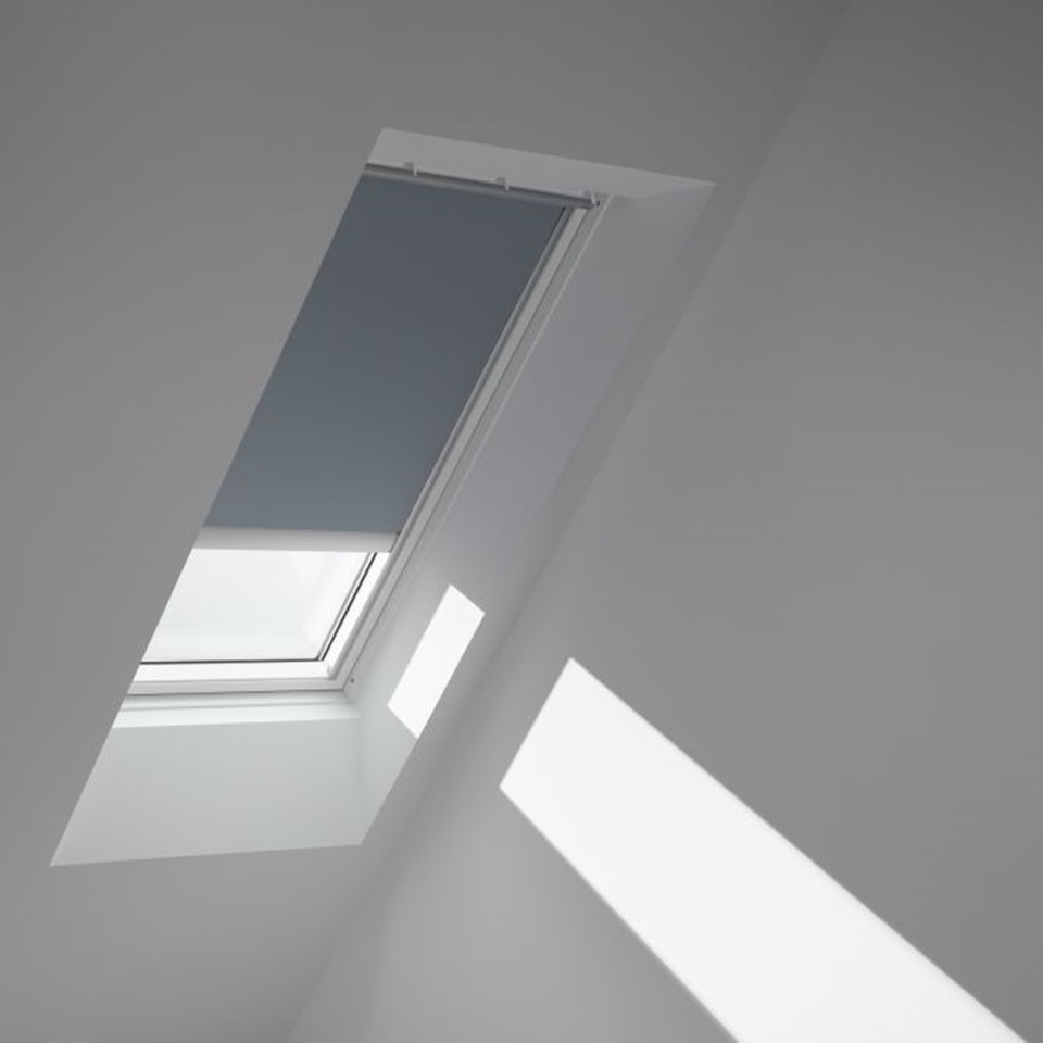 VELUX DML Electric Blackout Blinds l Theroofwindowstore.co.uk